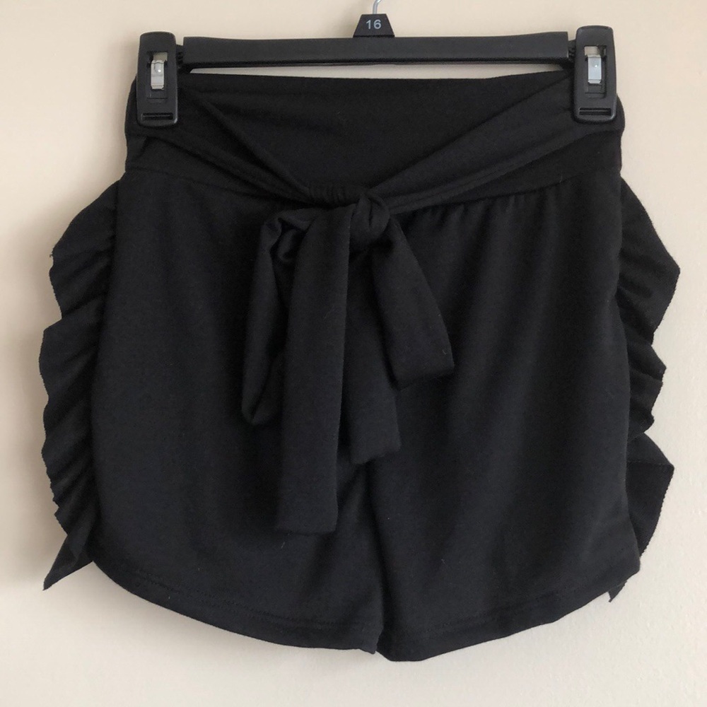 Front Tie Ruffle Shorts - Picture 2 of 3